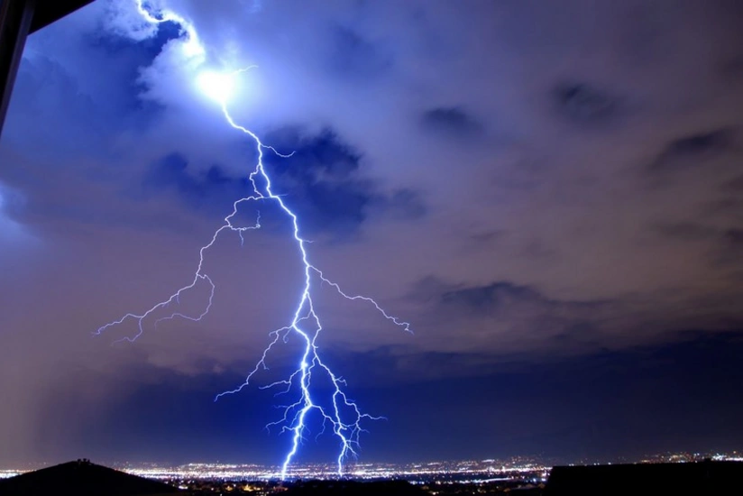 Bəzi rayonlarda şimşək çaxıb, leysan yağıb, dolu düşüb - FAKTİKİ HAVA