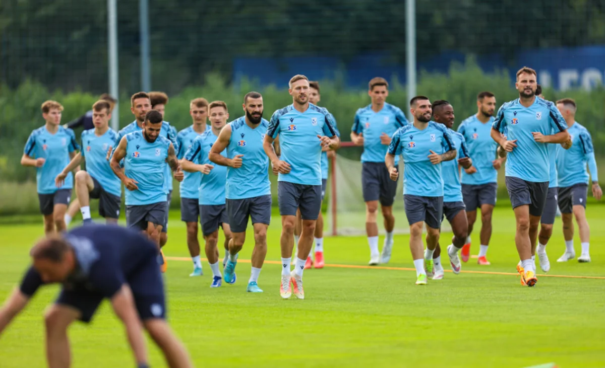 Polşa klubu Qarabağla oyunlara 33 futbolçu ilə hazırlaşır