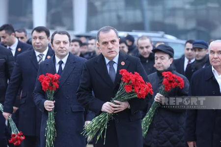 Azərbaycan xalqı şəhidlərini yad edir