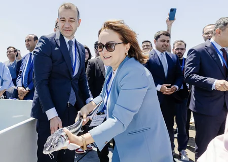 Azerbaijan Fish Farm released 100.000 Sturgeon and 20.000 Salmon into the Caspian Sea
