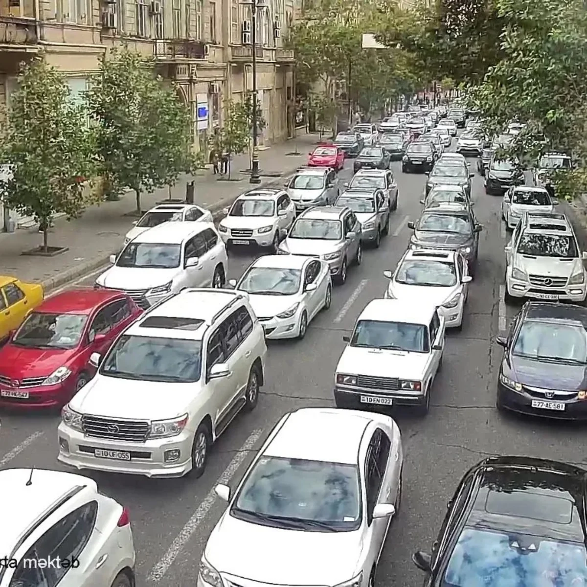 Bakının bir sıra yollarında tıxac yaranıb