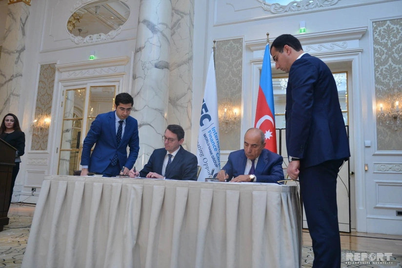 Azerbaijan and IFC sign documents