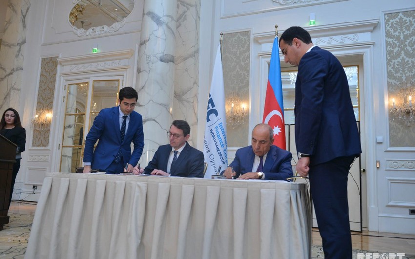 Azerbaijan and IFC sign documents