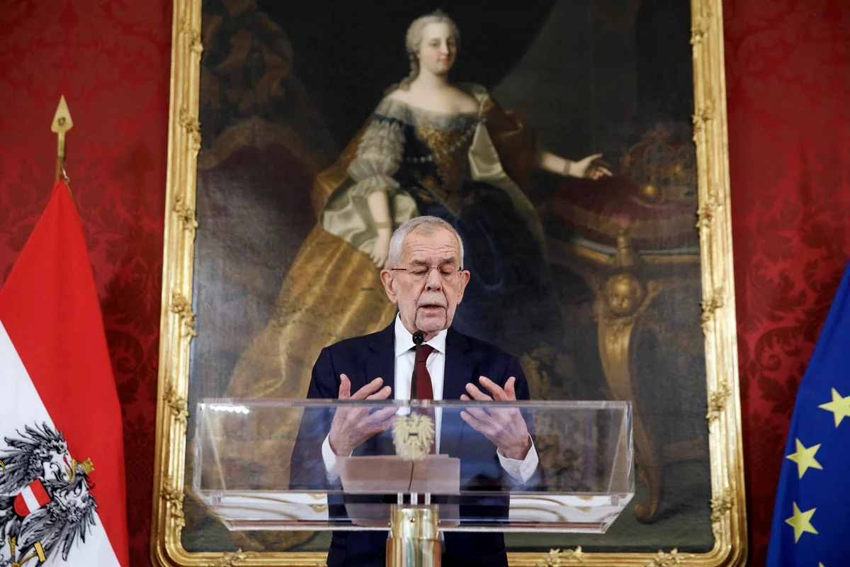 Avstriyanın yeni kansleri and içib