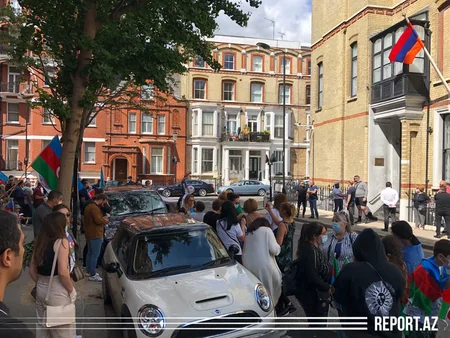 Londonda soydaşlarımız aksiya zamanı erməni təxribatı ilə üzləşib