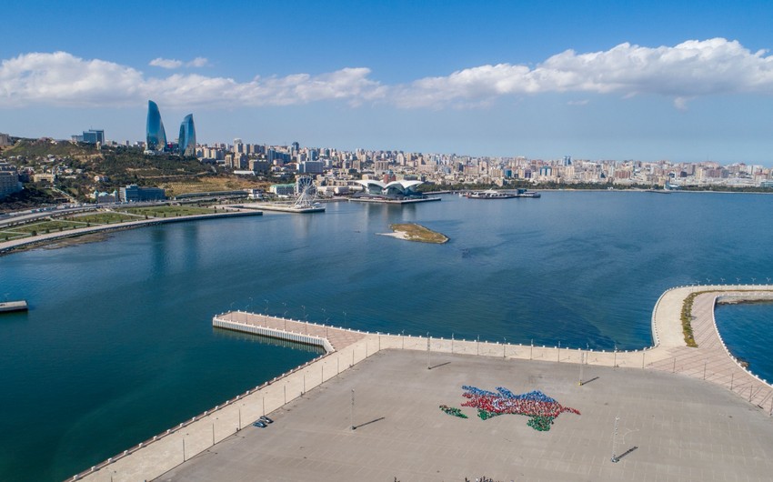 Könüllülərin iştirakı ilə Vətən var olsun! adlı fləşmob keçirilib