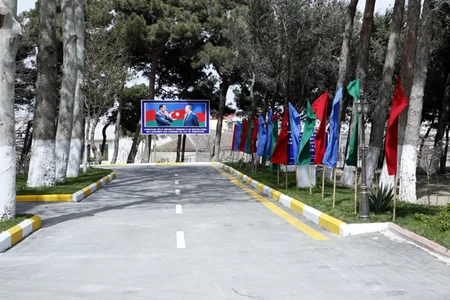 ​Zakir Həsənov Türkiyə Silahlı Qüvvələrinin tibb komandanı ilə görüşüb