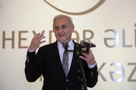 Heydər Əliyev Mərkəzində türkiyəli rəssam Devrim Erbilin sərgisi açılıb