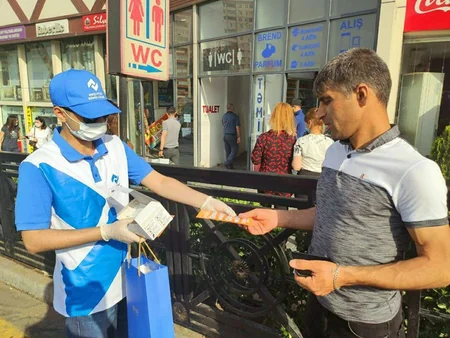 Bakı Nəqliyyat Agentliyi vətəndaşlara tibbi maska paylayıb