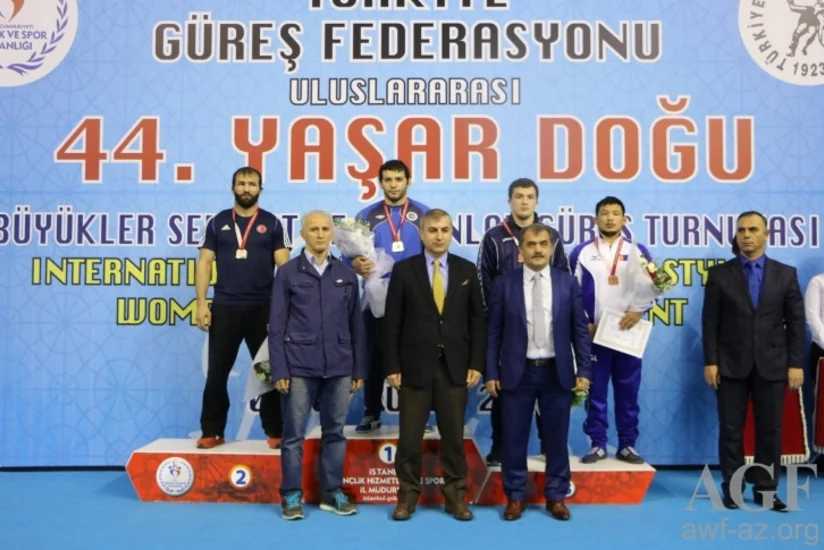 ​Azərbaycan güləşçiləri Türkiyədə keçirilən beynəlxalq turnirdə 8 medal qazanıblar