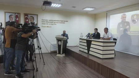 Tərlan Əhmədovun Kəpəzin baş məşqçisi kimi təqdimatı olub