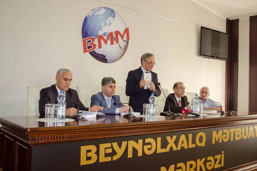 Akif Təvəkküloğlunun həmmüəllifi olduğu kitabın təqdimatı keçirilib