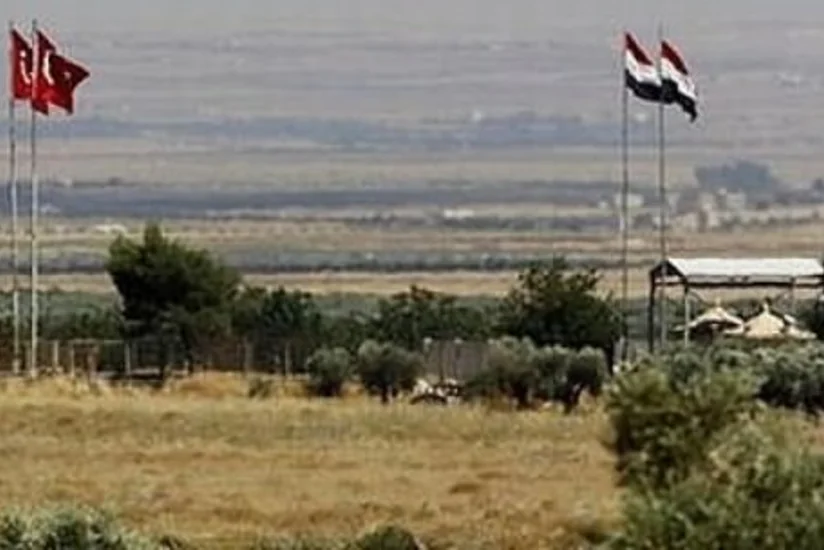 ​Əsəd və Rusiyanın qırıcıları Suriyanın Türkiyə ilə sərhəddəki qəsəbələrini bombalayıb