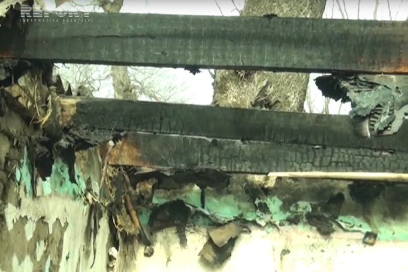 Bərdədə məcburi köçkünün evi yanıb, 4 nəfər tüstüdən zəhərlənib - VİDEO