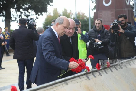 Şimali Kipr Prezidenti Fəxri və Şəhidlər xiyabanlarını ziyarət edib - YENİLƏNİB