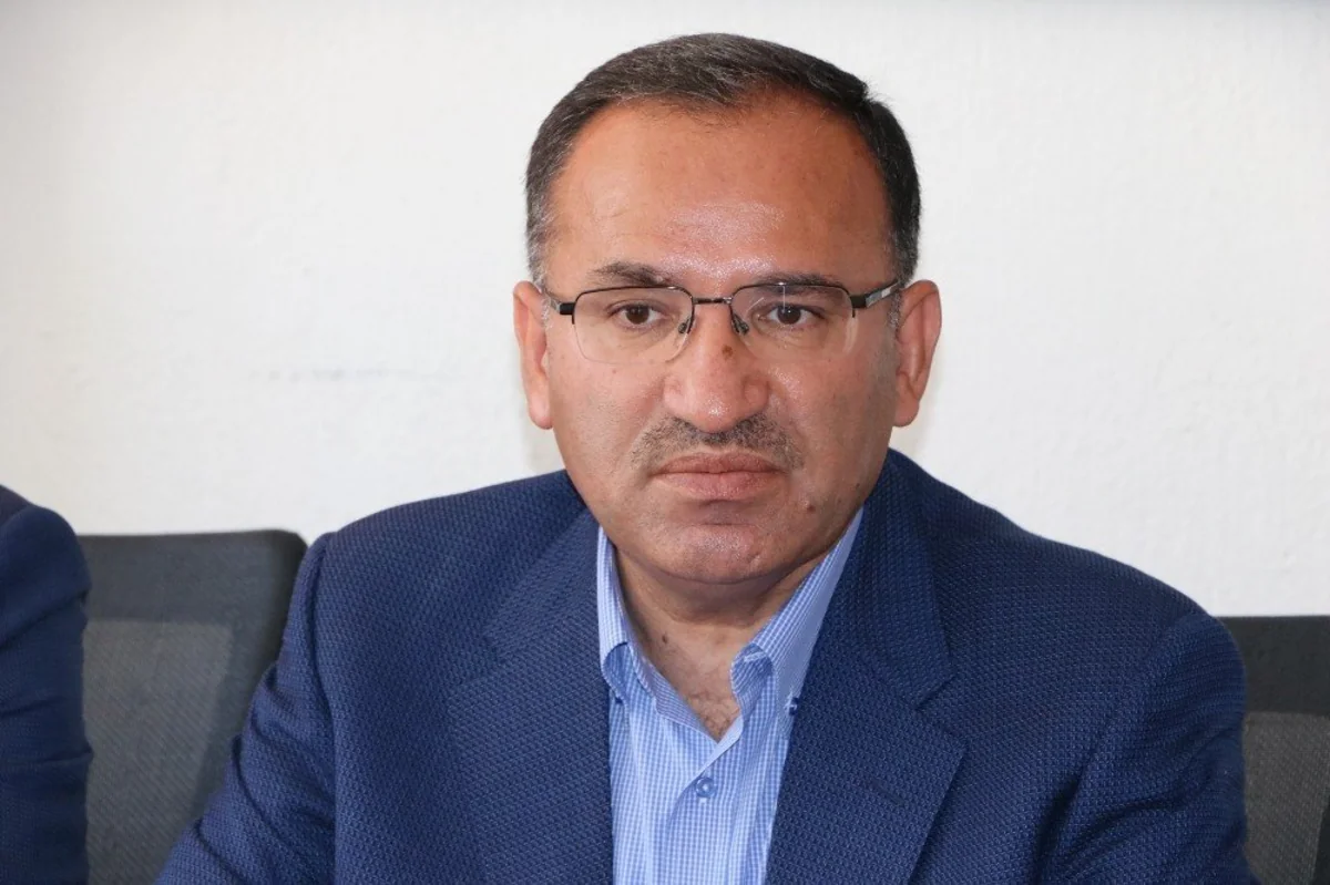 Türkiyəli nazir: “Xalqımız demokratiyaya sahib çıxır