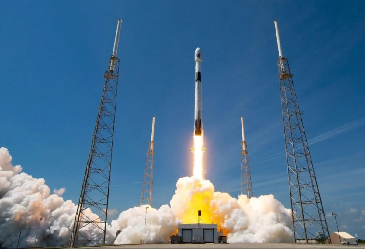 Ракета компании SpaceX вывела на орбиту европейский спутник связи 