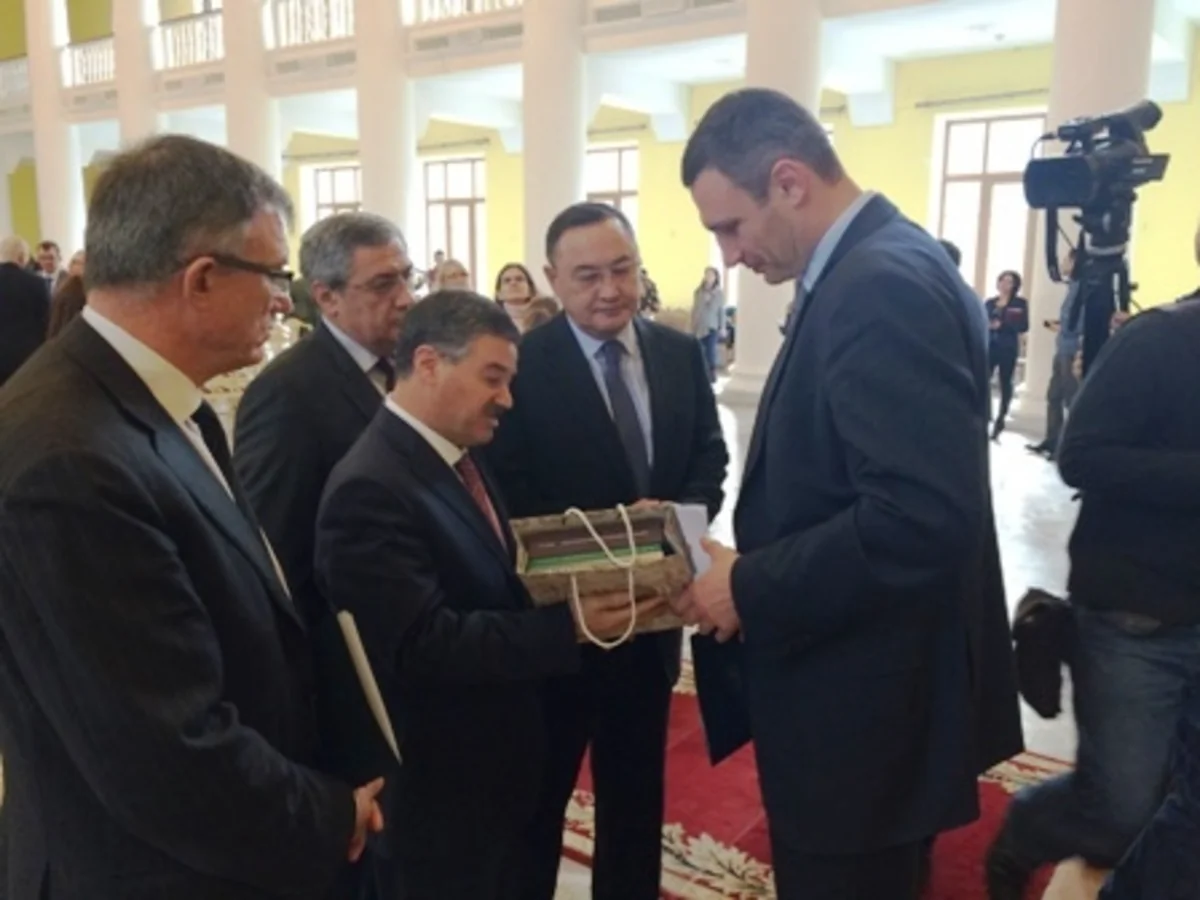 Kliçko Kiyevdəki Heydər Əliyev parkını digər ölkələrə nümunə göstərib