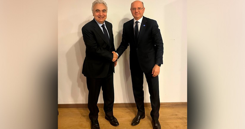 Azerbaijan mulls global energy market trends with IEA