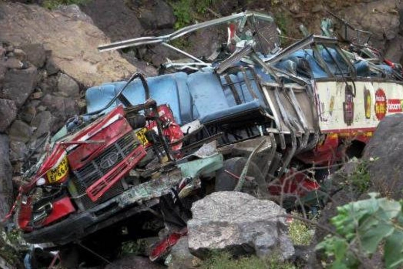 At least 19 killed as bus falls into ravine in Pakistan