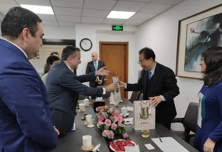 Çində səfərdə olan Fərid Şəfiyev bir sıra görüşlər keçirib