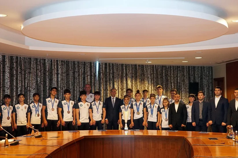 Rəşad Nəbiyev Avropa çempionatında tarixi uğura imza atan cüdoçularla görüşüb
