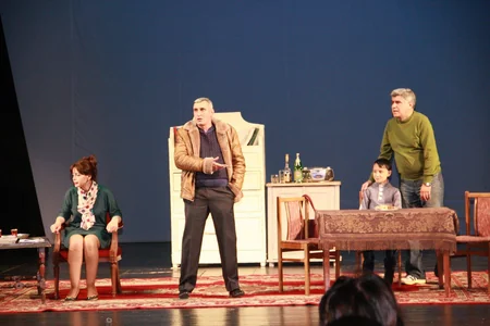 “Sönməyən ulduzlar” teatrı yeni tamaşanın premyerasını nümayiş etdirib