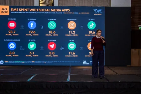 Yeni media mühiti və rəqəmsal kommunikasiya” mövzusunda seminar keçirilib