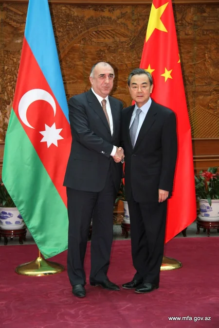 Elmar Məmmədyarov çinli həmkarı ilə görüşüb