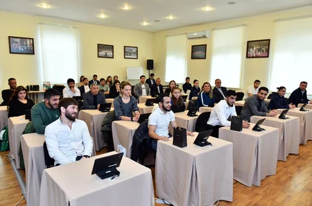 Nazir beynəlxalq turnirlərdə Azərbaycanı uğurla təmsil etmiş idmançılarla görüşüb