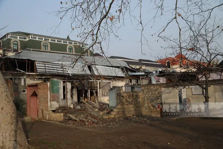 Foreign journalists visit sites of rocket attacks in Ganja
