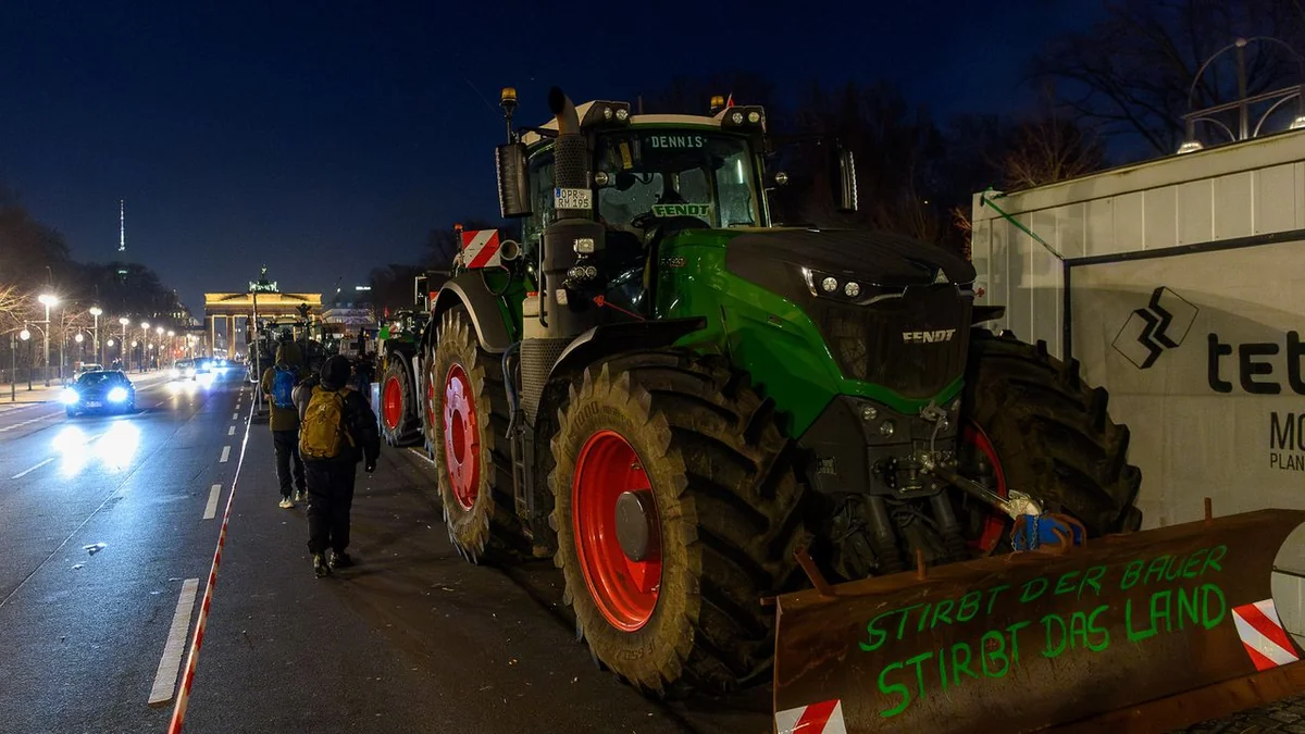 German farmers block entrance to NDR broadcasting company in Hannover