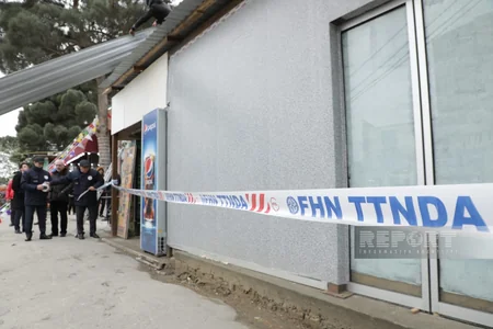 FHN əməkdaşları Binədə qanunsuz tikilmiş obyekti sökür - YENİLƏNİB