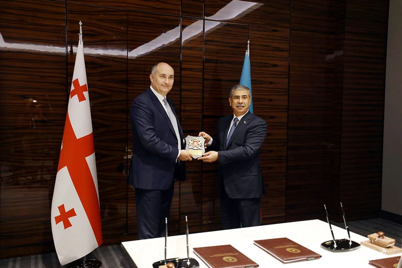 Azerbaijani, Georgian defense ministers discuss regional security issues