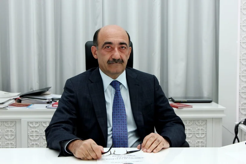 Əbülfəs Qarayev Milli Mətbuat Günü münasibətilə jurnalistləri təbrik edib