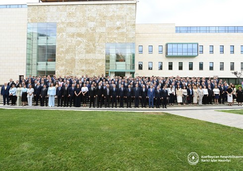 Diplomatik xidmət orqanları rəhbərlərinin IX müşavirəsi başlayıb - YENİLƏNİB Diplomatik xidmət orqanları rəhbərlərinin IX müşavirəsi başlayıb - YENİLƏNİB