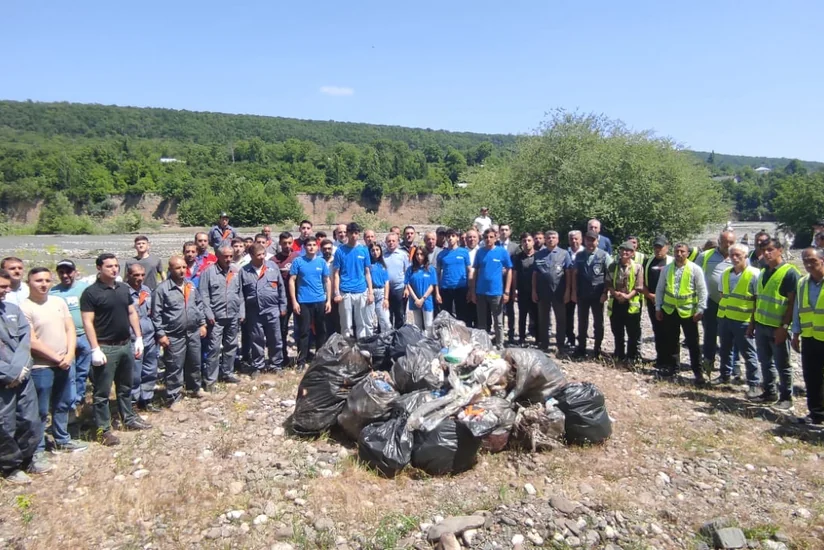 AQTA əməkdaşları çay və su hövzələrinin sahilində keçirilən təmizlik aksiyalarında iştirak ediblər
