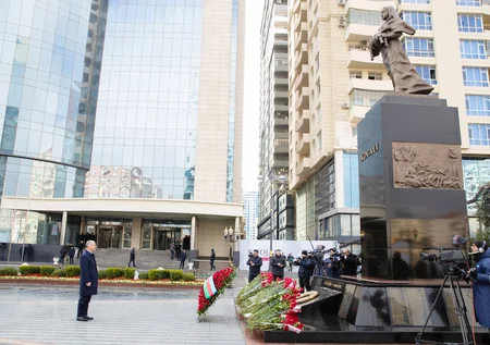 DTX əməkdaşları “Ana harayı” abidəsini ziyarət ediblər