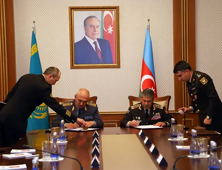 Azerbaijan, Kazakhstan mull prospects for development of military cooperation
