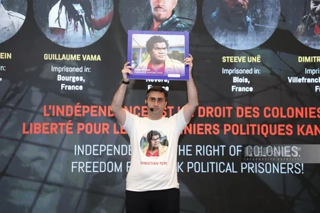 Flash mob held in Baku to support those fighting against colonialism