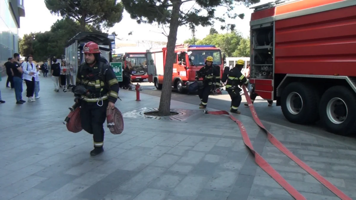 Fövqəladə Hallar Nazirliyi ticarət mərkəzində təlim keçirib