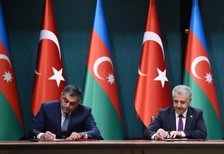 Azərbaycan-Türkiyə sənədləri imzalanıb