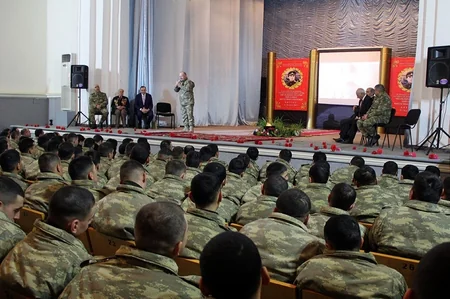 Gəncə qarnizonunda Həzi Aslanovun 110 illiyinə həsr olunan kinofilmlər festivalı başlanıb - VİDEO