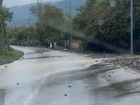 Sel suları Qəbələdə yol infrastrukturuna ziyan vurub