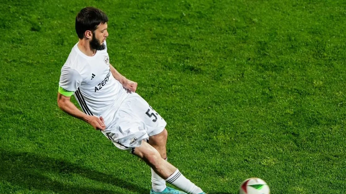 Bədavi Hüseynov “Qarabağ”ın heyətində Azərbaycan çempionatlarında 250-ci oyuna çıxıb