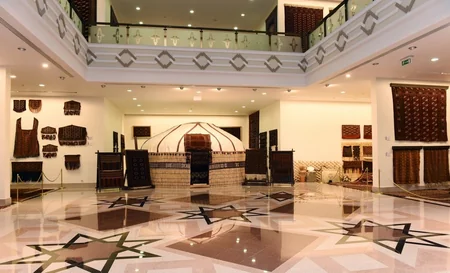 President Ilham Aliyev views Turkmen national carpet museum