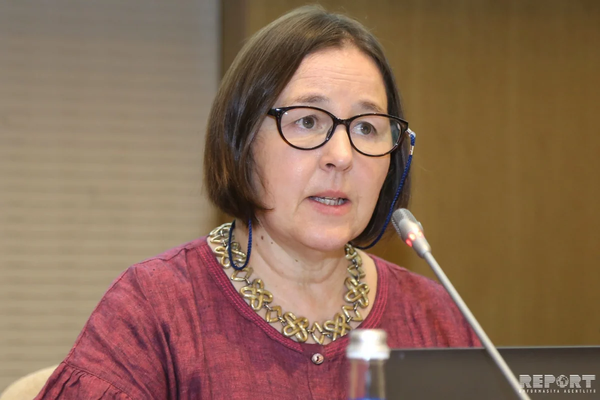 Ekspert: Sosial media intihar fikirlərini yayır