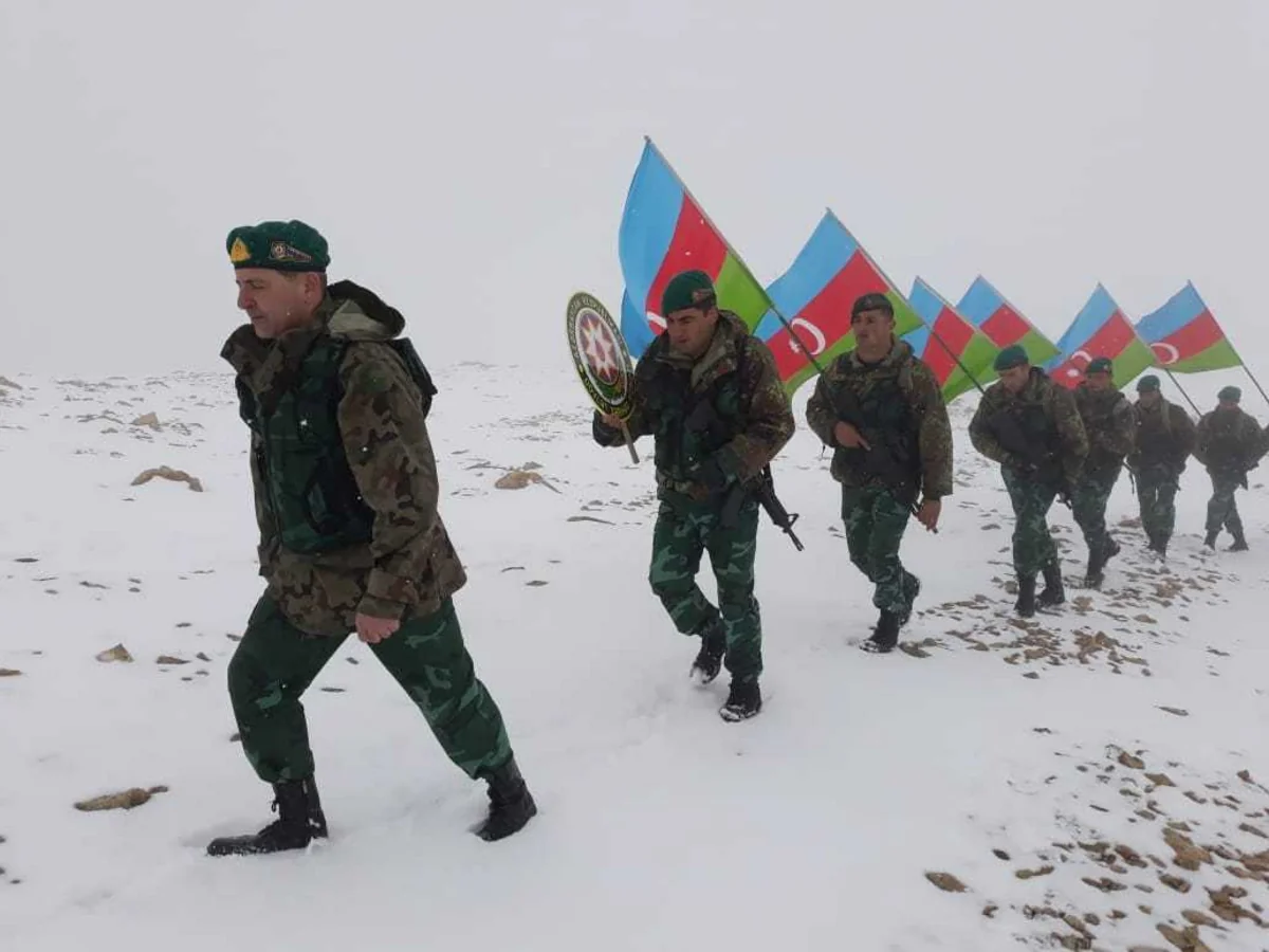 Sərhədçilər ”Heydər Əliyev zirvəsi”nə yürüş ediblər
