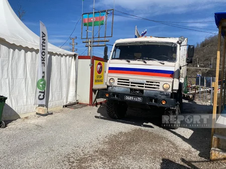 47 vehicles of Russian peacekeepers pass freely along Khankandi-Lachin road