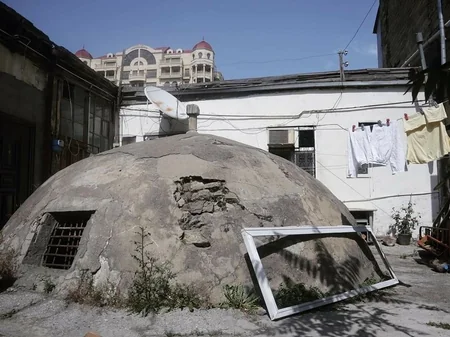 Bakıda dağılmaq təhlükəsi ilə üz-üzə olan tarixi hamam reyestrə daxil ediləcək